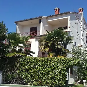 https://apartments-matosevic-36.in-istria.net