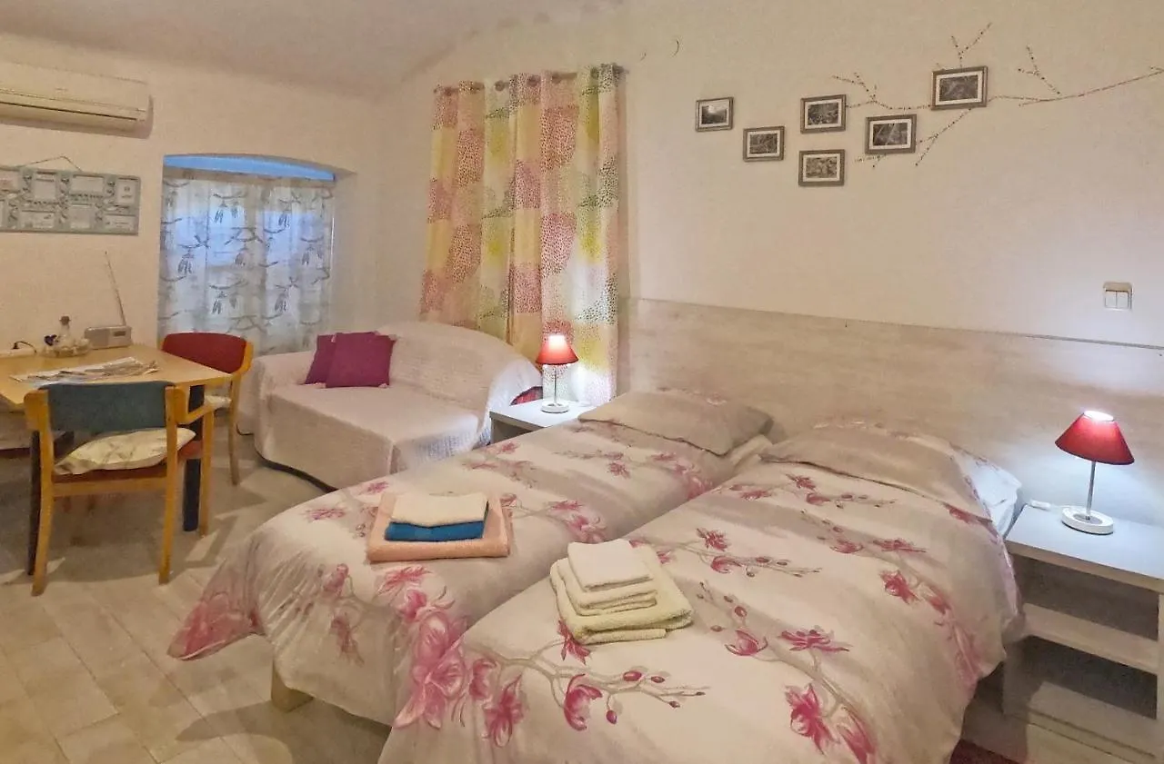 רייקה Apartment Duxiana With Garden 0*,